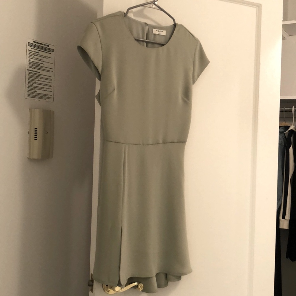 Aritzia Babaton dress never worn